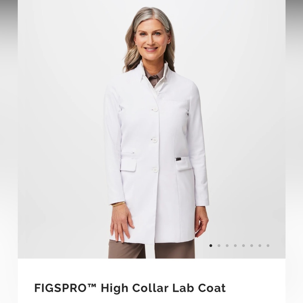 NWT FIGS pro high collar lab coat, size L